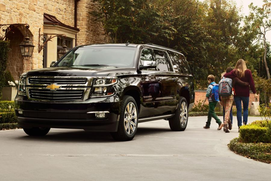  Chevrolet Suburban LTZ 2015 года  (фото 3 из 27)